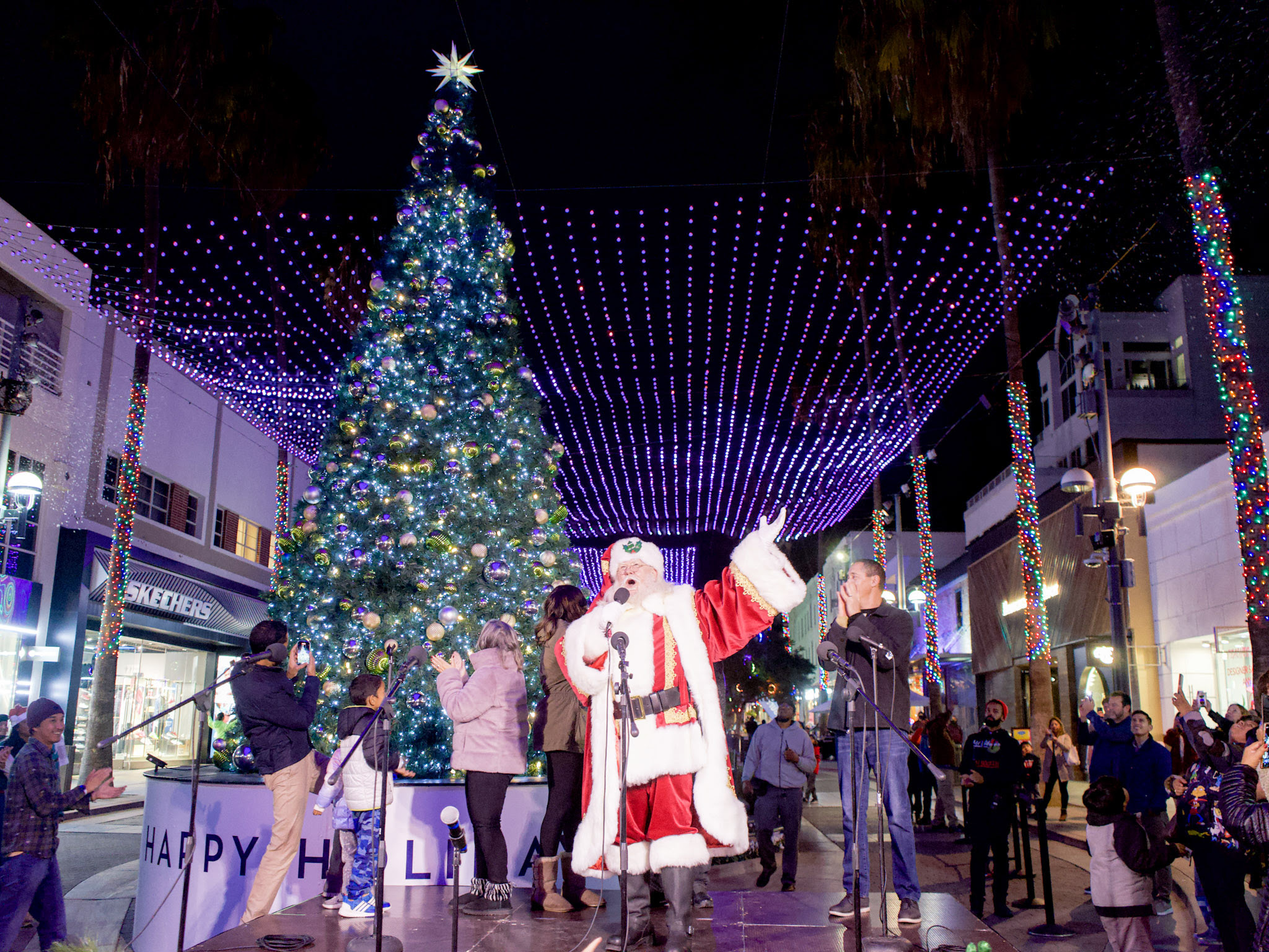节日圣诞树亮灯仪式