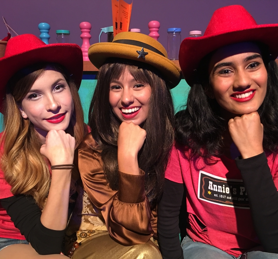 ANNIE OAKLEY AND THE PRINCESS CAFÉ