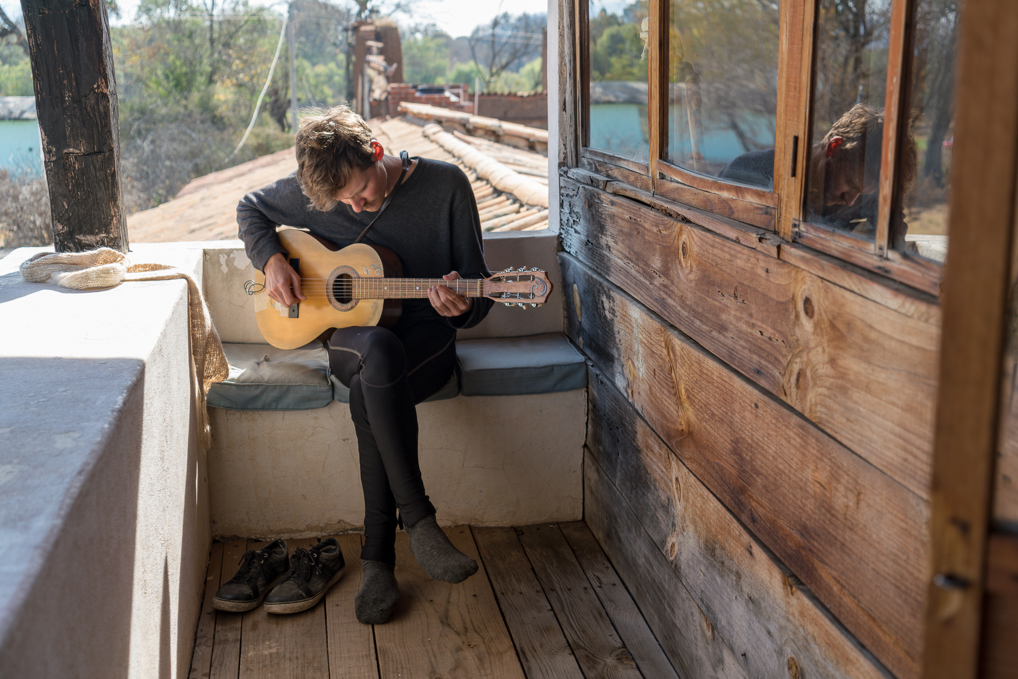 Folk Songs for Everyone with Studio Resident Alex Wand