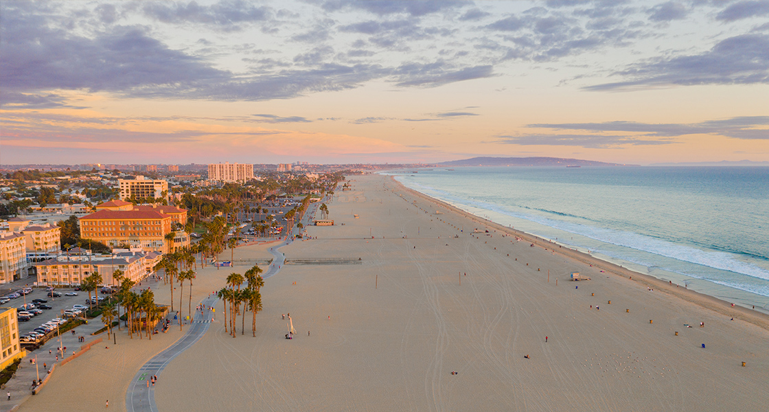 Santa MoniCARES Beach Cleanup