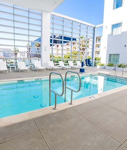 Downtown Santa Monica Hotels with Pool