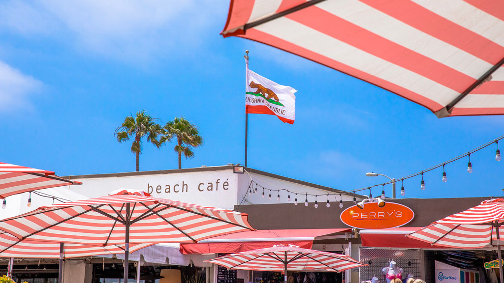 Perry’s Cafe and Beach Rentals