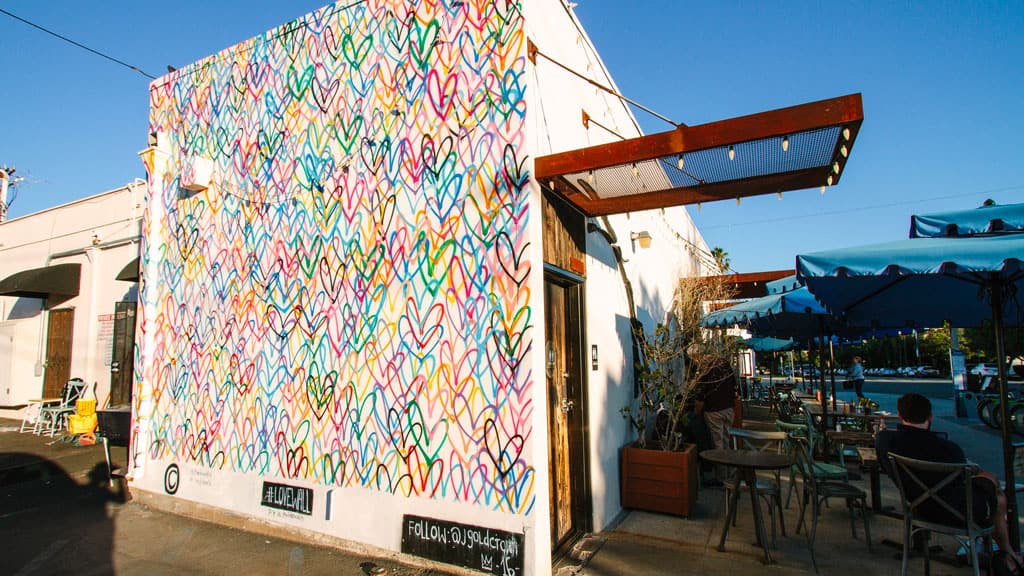 love wall mural
