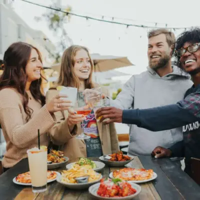 friends eating brunch in local santa monica