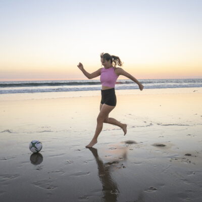 以圣莫尼卡海滩为基地，参加 2026 年世界杯足球赛™。